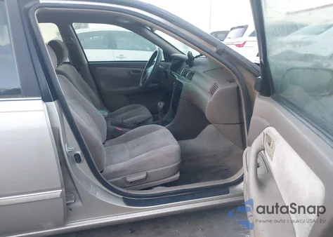 1997 Toyota Camry Le z USA, uszkodzony, nr VIN 4T1BG22KXVU787551